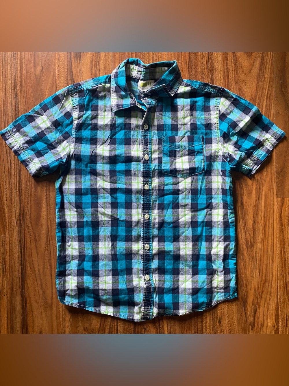 Boys L 10/12 plaid button down short sleeve dress shirt